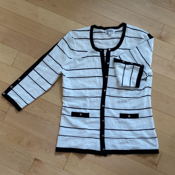 Emilie Twin set - Picture 2 of 3